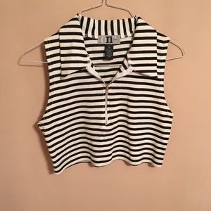 One step up brand black and white crop top EUC